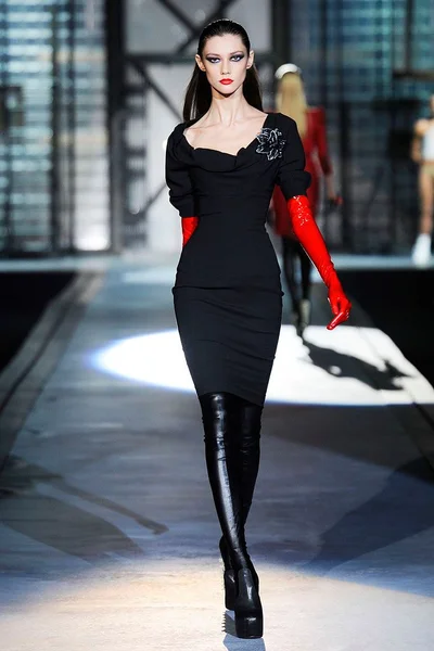Look 28